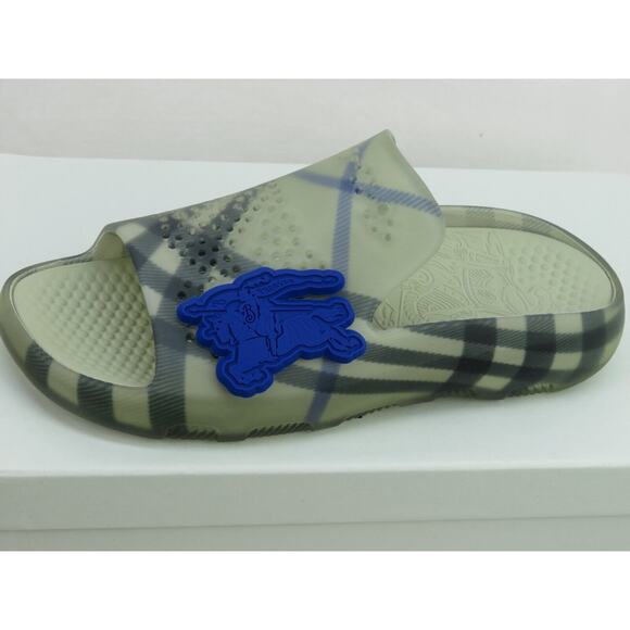 BURBERRY STINGRAY GRAY RUBBER CHECK WITH CHARM LOGO SANDALS SLIDES 8 41 ITALY - Picture 5 of 16
